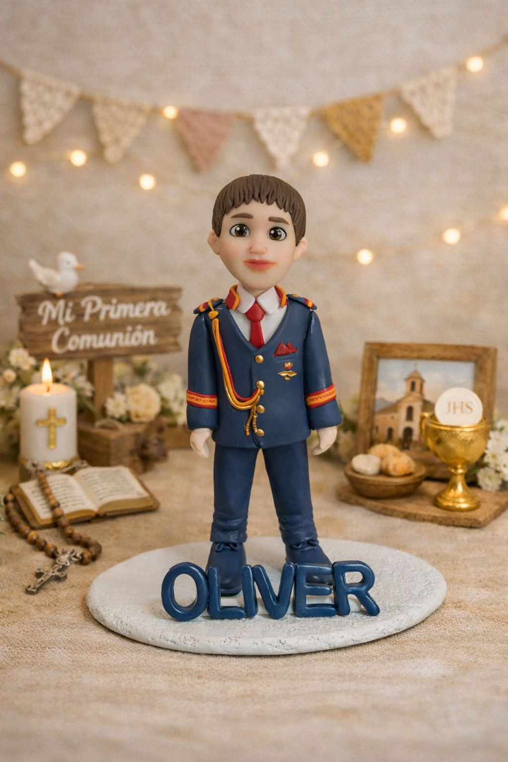 Figura personalizada de niño para primera comunión estilo cartoon creada a partir de fotografías reales con nombre personalizado