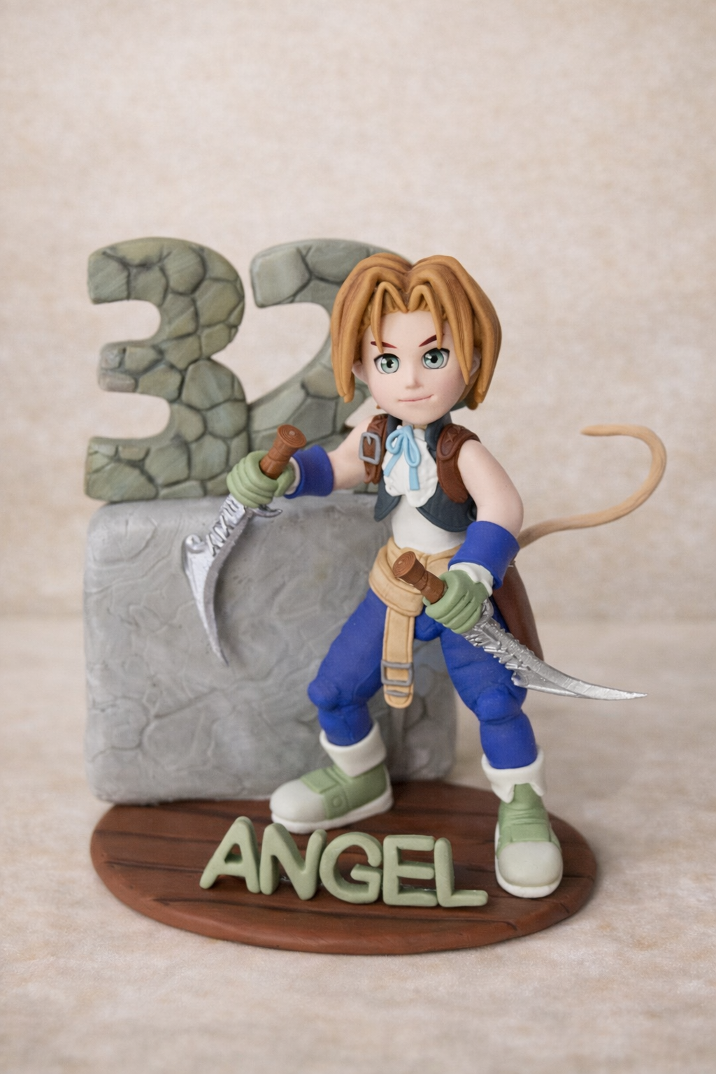 Figura personalizada estilo Final Fantasy hecha a mano para cumpleaños, caricatura artesanal personalizada con espada inspirada en videojuegos