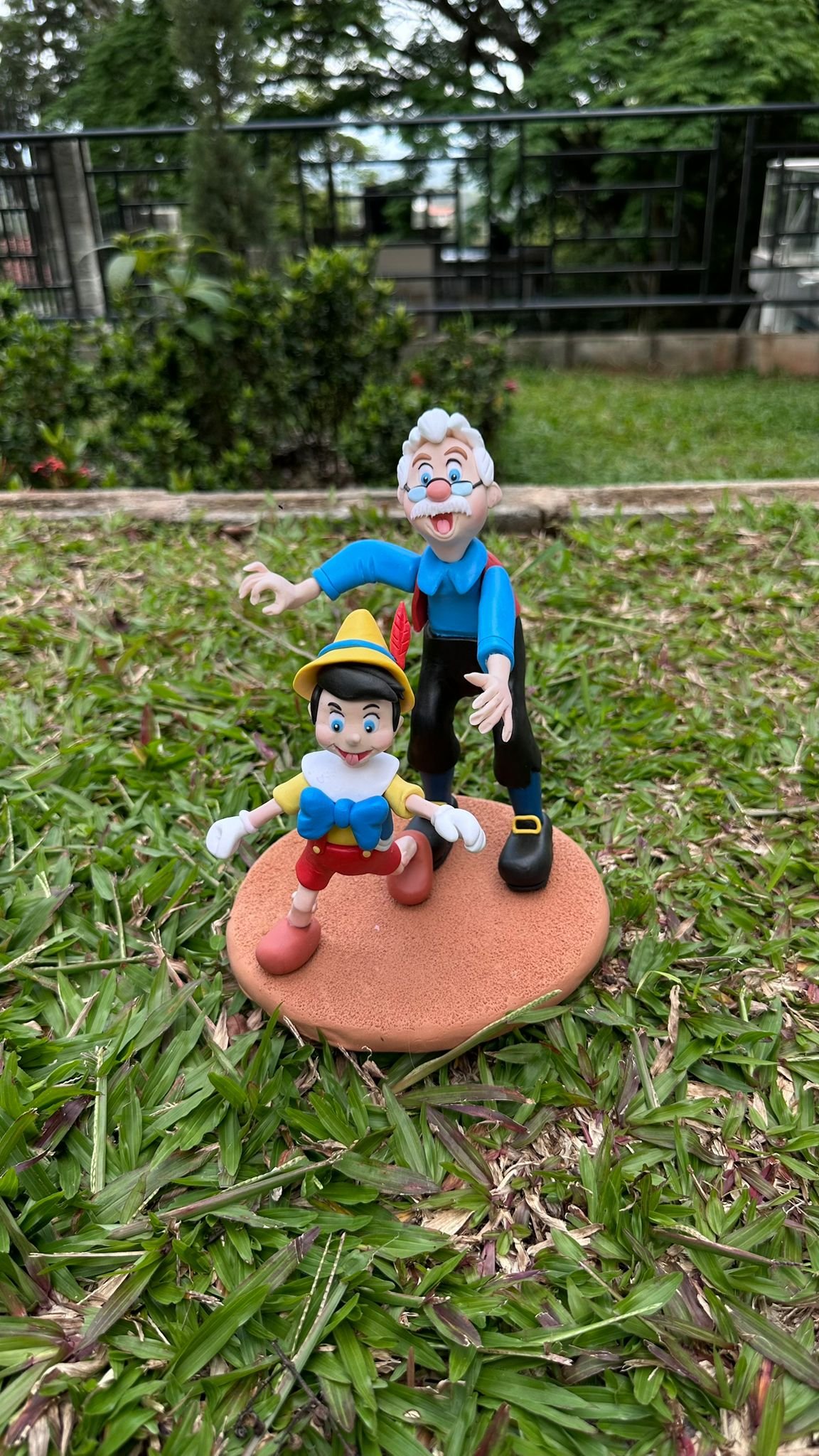 Figura personalizada inspirada en Pinocho y Geppetto hecha a mano para regalo o decoración temática