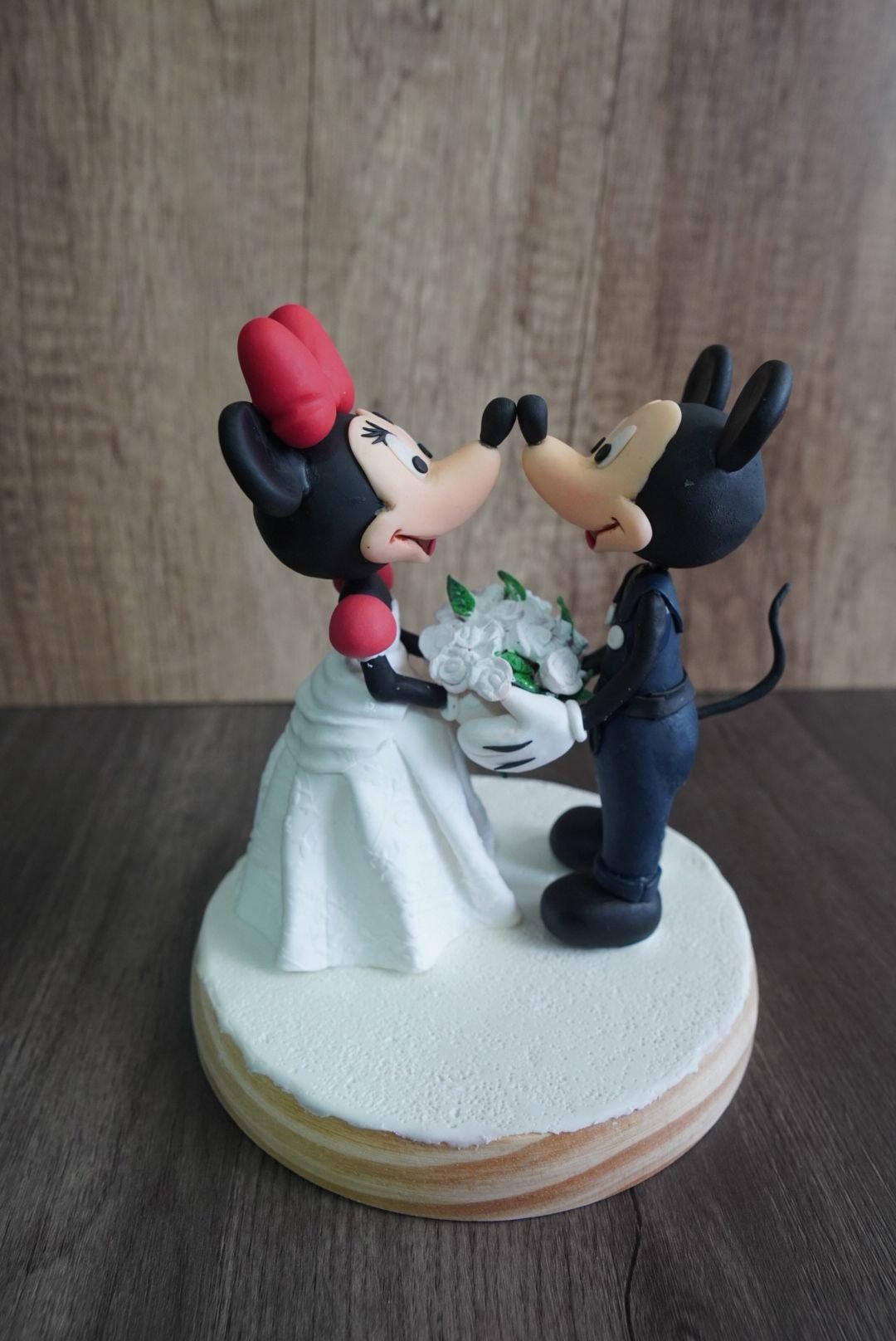 figura personalizada de boda estilo ratoncitos enamorados personalizada para tarta de boda